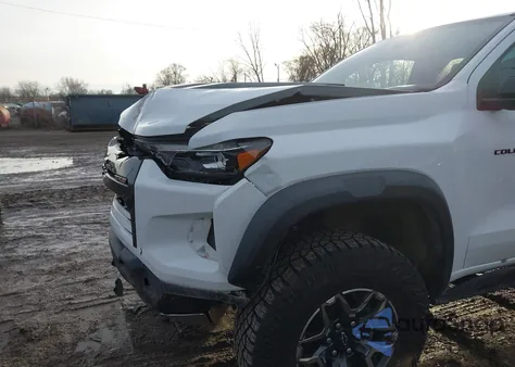 2023 Chevrolet Colorado 4Wd Short Box Zr2 z USA, uszkodzony, nr VIN 1GCPTFEK4P1265429